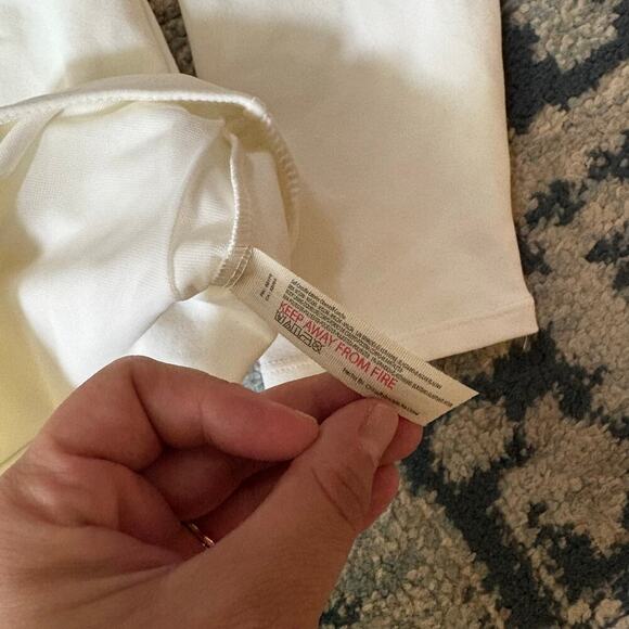 NWT Free People Intimately Truth or Square
Bodysuit in white - Picture 6 of 6